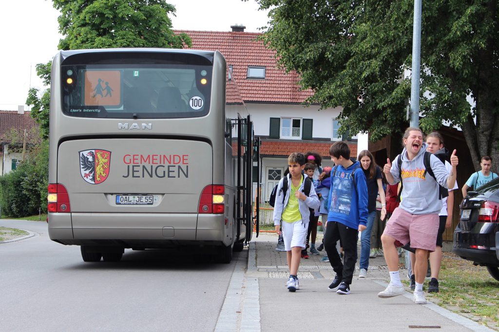 Bus der Gemeinde Jengen